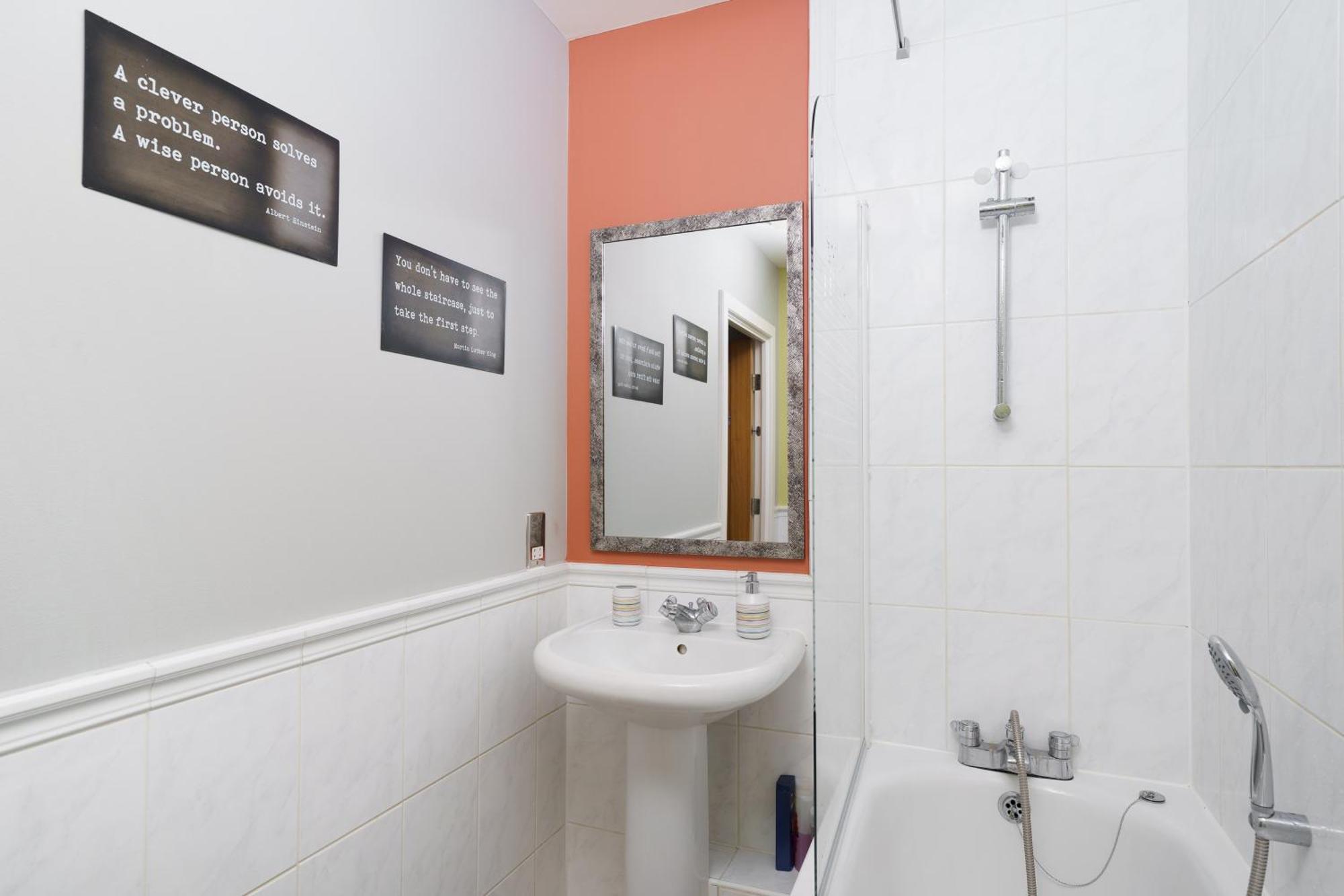 Ferienwohnung St George Wharf London Exterior foto