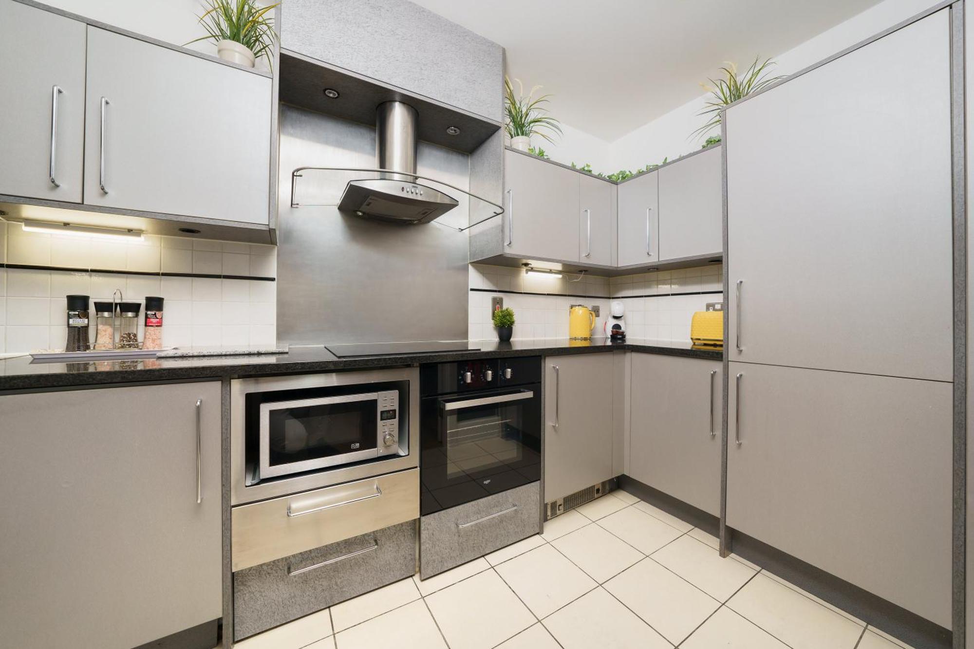 Ferienwohnung St George Wharf London Exterior foto